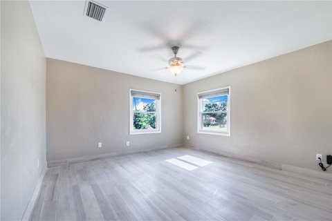 House in Haines City, Florida 4 bedrooms, 226.59 sq.m. № 1797256 - photo 17