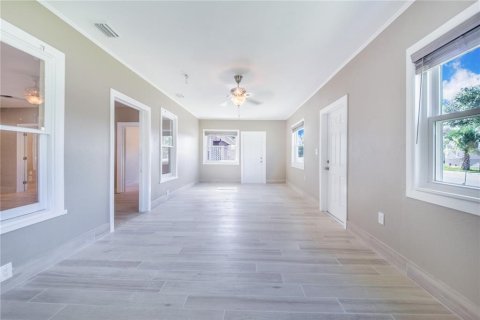 House in Haines City, Florida 4 bedrooms, 226.59 sq.m. № 1797256 - photo 10