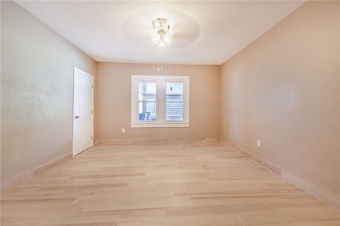 House in Haines City, Florida 4 bedrooms, 226.59 sq.m. № 1797256 - photo 14