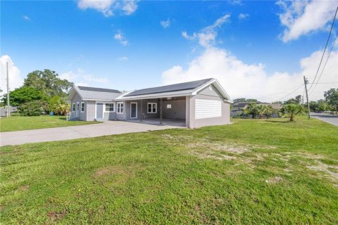 House in Haines City, Florida 4 bedrooms, 226.59 sq.m. № 1797256 - photo 4