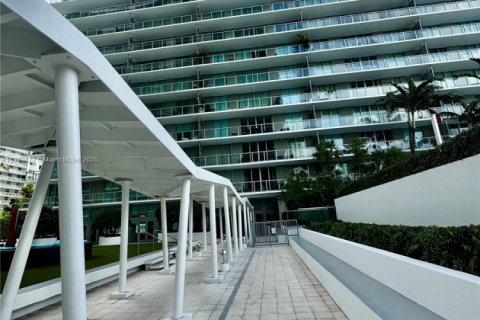 Copropriété à vendre à Miami, Floride: 1 chambre № 1967123 - photo 3