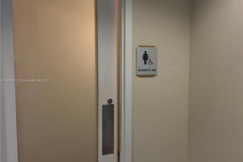 Copropriété à vendre à Miami, Floride: 1 chambre № 1967123 - photo 16