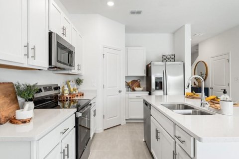 Condo in Mount Dora, Florida, 3 bedrooms  № 2092284 - photo 15