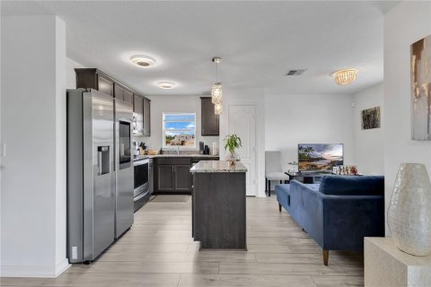 House in Kissimmee, Florida 3 bedrooms, 128.48 sq.m. № 1919536 - photo 8