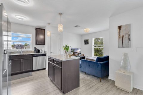 House in Kissimmee, Florida 3 bedrooms, 128.48 sq.m. № 1919536 - photo 9