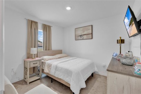 House in Kissimmee, Florida 3 bedrooms, 128.48 sq.m. № 1919536 - photo 17