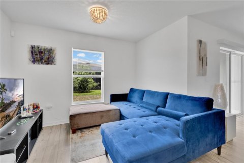 House in Kissimmee, Florida 3 bedrooms, 128.48 sq.m. № 1919536 - photo 6