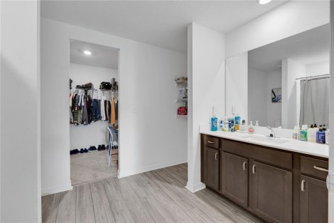 House in Kissimmee, Florida 3 bedrooms, 128.48 sq.m. № 1919536 - photo 12