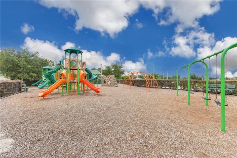 House in Kissimmee, Florida 3 bedrooms, 128.48 sq.m. № 1919536 - photo 24