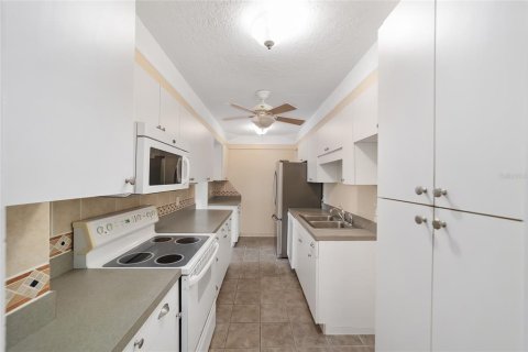 Condo in Gainesville, Florida, 4 bedrooms  № 1362879 - photo 20