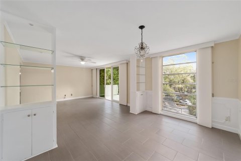 Condo in Gainesville, Florida, 4 bedrooms  № 1362879 - photo 13