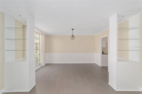 Condo in Gainesville, Florida, 4 bedrooms  № 1362879 - photo 14