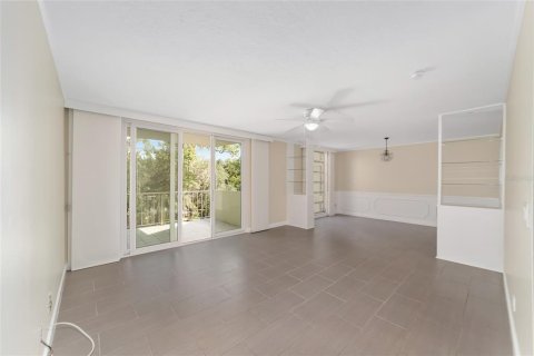 Condo in Gainesville, Florida, 4 bedrooms  № 1362879 - photo 10