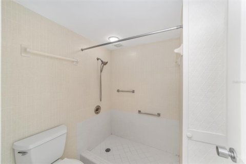 Condo in Gainesville, Florida, 4 bedrooms  № 1362879 - photo 27