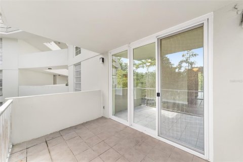 Condo in Gainesville, Florida, 4 bedrooms  № 1362879 - photo 21