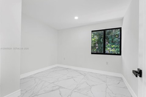 House in Fort Lauderdale, Florida 5 bedrooms, 169.55 sq.m. № 2069655 - photo 23