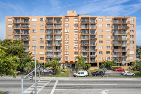 Кондоминиум с 1 спальней в Норт-Майами, Флорида № 2055070