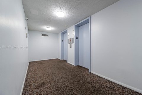 Купить кондоминиум в Норт-Майами, Флорида 1 спальня, 69.68м2, № 2055070 - фото 8