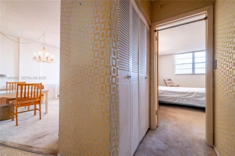 Купить кондоминиум в Норт-Майами, Флорида 1 спальня, 69.68м2, № 2055070 - фото 27