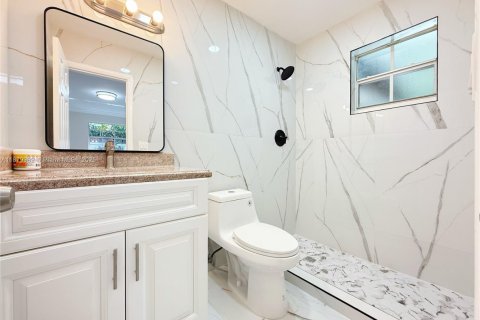 Immobilier commercial à vendre à Miami, Floride: 205.5 m2 № 1921827 - photo 19