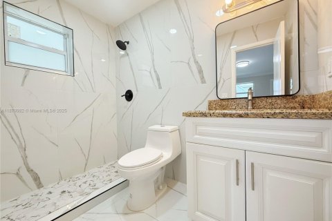 Immobilier commercial à vendre à Miami, Floride: 205.5 m2 № 1921827 - photo 11