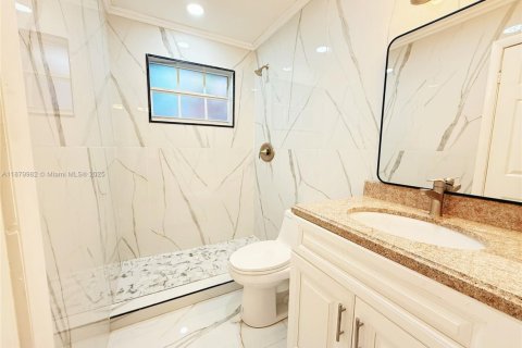 Immobilier commercial à vendre à Miami, Floride: 205.5 m2 № 1921827 - photo 21