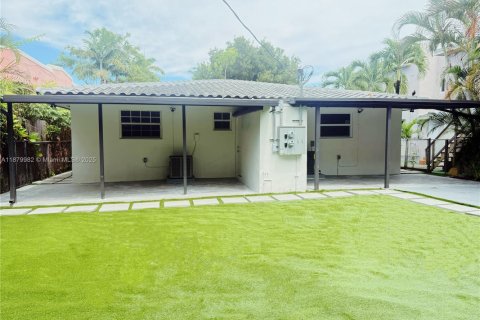 Immobilier commercial à vendre à Miami, Floride: 205.5 m2 № 1921827 - photo 24