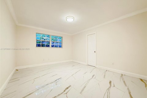 Immobilier commercial à vendre à Miami, Floride: 205.5 m2 № 1921827 - photo 20