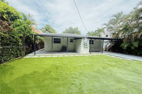 Immobilier commercial à vendre à Miami, Floride: 205.5 m2 № 1921827 - photo 25