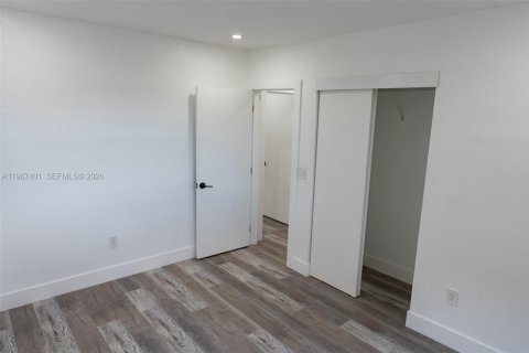 Снять в аренду виллу или дом в Майами, Флорида 4 спальни, 140.93м2, № 2029675 - фото 28