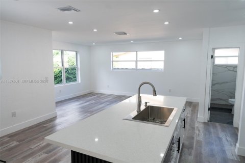 Снять в аренду виллу или дом в Майами, Флорида 4 спальни, 140.93м2, № 2029675 - фото 10