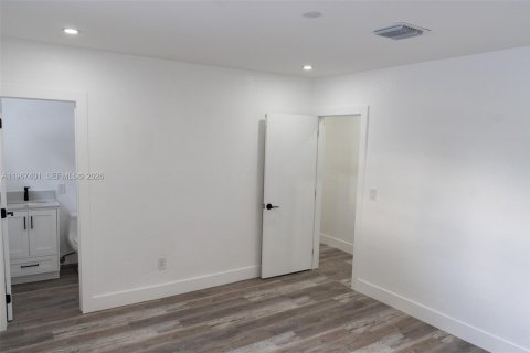 Снять в аренду виллу или дом в Майами, Флорида 4 спальни, 140.93м2, № 2029675 - фото 30