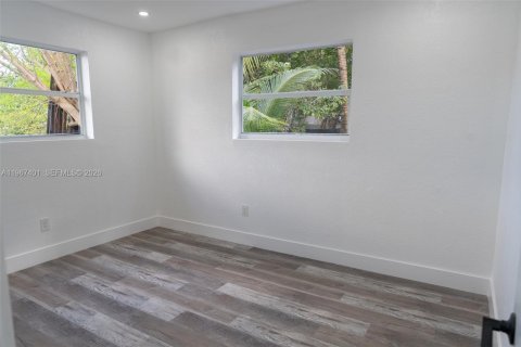 Снять в аренду виллу или дом в Майами, Флорида 4 спальни, 140.93м2, № 2029675 - фото 26