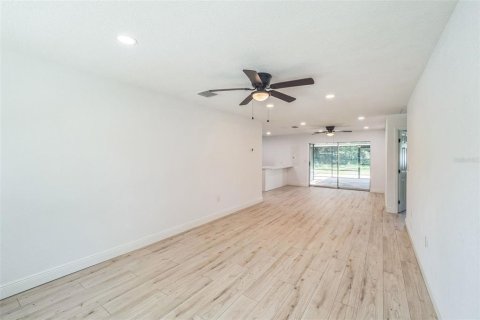House in Fruitland Park, Florida 4 bedrooms, 141.03 sq.m. № 1825313 - photo 23