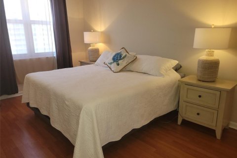 Copropriété à louer à Hallandale Beach, Floride: 1 chambre, 80.82 m2 № 2429708 - photo 8