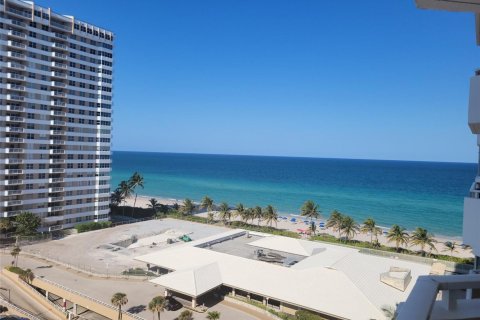 Copropriété à louer à Hallandale Beach, Floride: 1 chambre, 80.82 m2 № 2429708 - photo 16