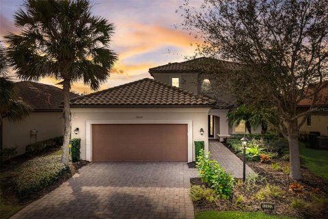Casa en venta en Bradenton, Florida, 4 dormitorios, 312.8 m2 № 1719626 - foto 1