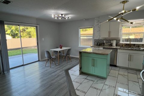 House in Ocala, Florida 3 bedrooms, 120.96 sq.m. № 1801311 - photo 7