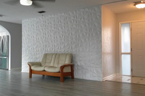 House in Ocala, Florida 3 bedrooms, 120.96 sq.m. № 1801311 - photo 6