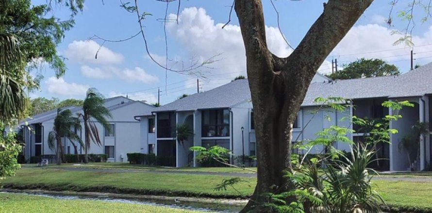 Condo in West Palm Beach, Florida, 2 bedrooms  № 1161679