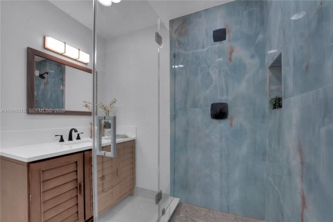 Снять в аренду виллу или дом в Форт-Лодердейл, Флорида 2 спальни, 169.36м2, № 2064168 - фото 17