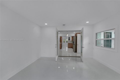 Снять в аренду виллу или дом в Форт-Лодердейл, Флорида 2 спальни, 169.36м2, № 2064168 - фото 12