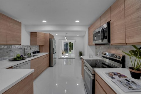 Снять в аренду виллу или дом в Форт-Лодердейл, Флорида 2 спальни, 169.36м2, № 2064168 - фото 6