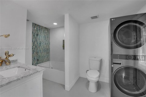 Снять в аренду виллу или дом в Форт-Лодердейл, Флорида 2 спальни, 169.36м2, № 2064168 - фото 22