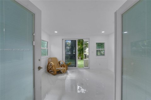 Снять в аренду виллу или дом в Форт-Лодердейл, Флорида 2 спальни, 169.36м2, № 2064168 - фото 10