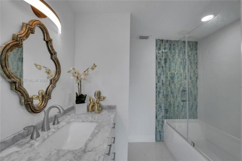 Снять в аренду виллу или дом в Форт-Лодердейл, Флорида 2 спальни, 169.36м2, № 2064168 - фото 24