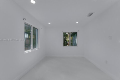 Снять в аренду виллу или дом в Форт-Лодердейл, Флорида 2 спальни, 169.36м2, № 2064168 - фото 19