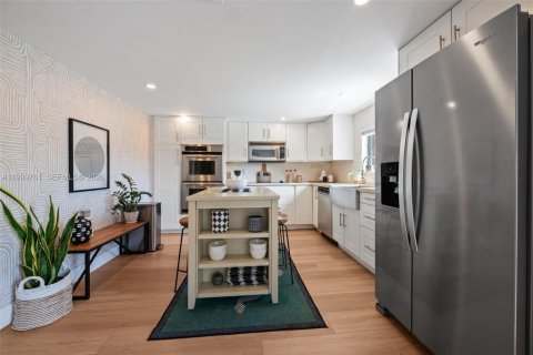 Купить виллу или дом в Майами-Спрингс, Флорида 3 спальни, 130.9м2, № 2066803 - фото 10