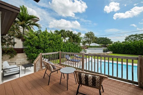 Купить виллу или дом в Майами-Спрингс, Флорида 3 спальни, 130.9м2, № 2066803 - фото 25