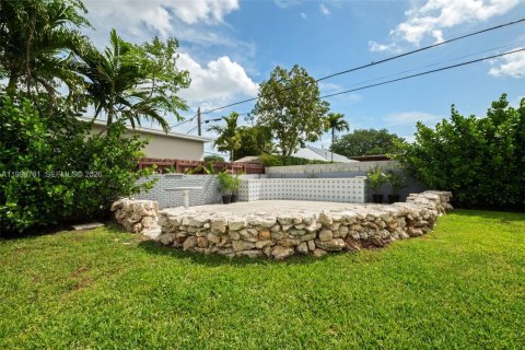 Купить виллу или дом в Майами-Спрингс, Флорида 3 спальни, 130.9м2, № 2066803 - фото 29